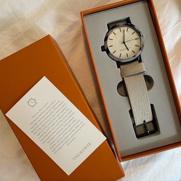 The Horse Resin Watch - Picture 3 of 5